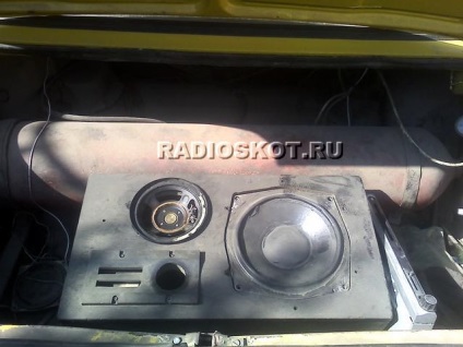 Amplificatorul în mașină (masina) Amplificatorul în mașină