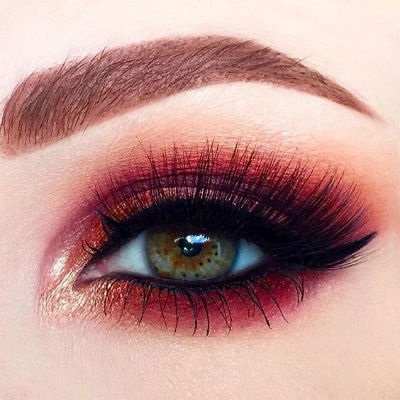 Pleoape Bright modul de a crea un spectaculos machiaj reguli de bază care se aplică Eyeshadow luminoase (luminos) Pleoape Bright modul de a crea un spectaculos machiaj reguli de bază care se aplică Eyeshadow luminoase