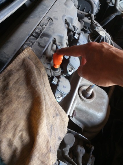 Înlocuirea uleiului de motor honda 4d civic (ulei) Înlocuirea uleiului de motor honda civic 4d