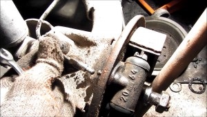Înlocuirea cilindrului de frână spate VAZ-2110 video de walkthrough (cilindru) Înlocuirea cilindrului de frână spate VAZ-2110 video de walkthrough
