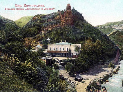 Castelul Trădarea și atracții dragoste Kislovodsk, rutier mondial (Castelul trădări și dragoste) Castelul Trădarea și atracții dragoste Kislovodsk, drumurile lumii
