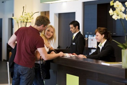 Check-in și check-out de la regulile generale ale hotelului (evacuare) Check-in și check-out de la regulile generale ale hotelului