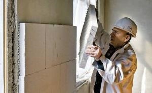 Cum de a izola un perete de beton de la izolația din interiorul apartamentului cu mâinile sale de ghidare, fotografii, și