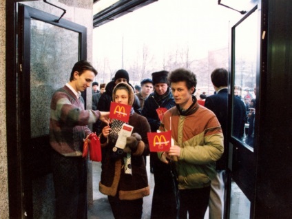 30 descoperire fotografie istorică a primului „McDonald“ la Moscova, în 1990 - știri în imagini