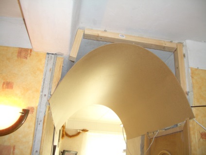 Arch cu mâinile lor din placaj (arc) Arch cu mâinile lor din placaj