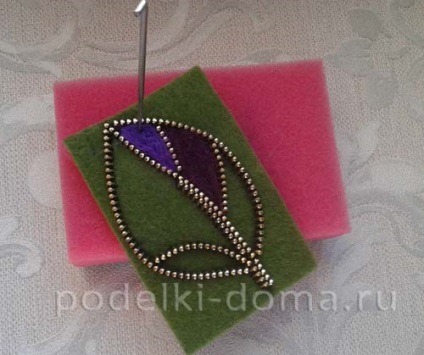 Brosa din pâslă și fulgere cu mâinile, o cutie de idei și ateliere (brosa) Brosa din pâslă și fulgere cu mâinile, o cutie de idei și ateliere