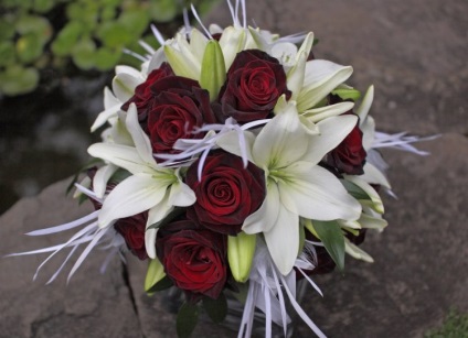 buchet de mireasa din trandafiri rosii - o floristica de nunta clasica (buchet) buchet de mireasa din trandafiri rosii - o nunta clasica floristica