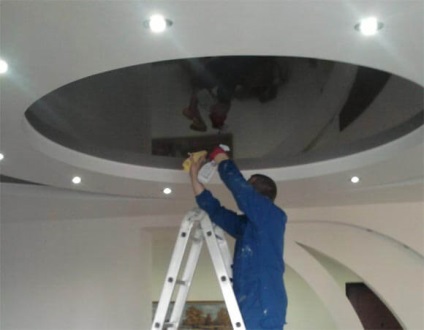 Plafoanele de spălare cum să se spele corect lucioasă și mată plafon, exemple foto și video (spălare) Spălarea de plafoane cum să se spele corect exemple plafon lucioasă și mată, foto și video