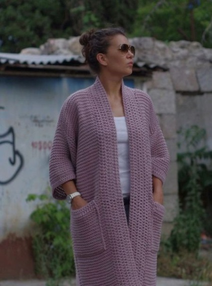 sacou lung (82 poze) tricotate cu fante de pe laturile, fără butoane, scurte din față () sacou lung (82 poze) tricotate cu fante de pe laturile, fără butoane, fata scurt
