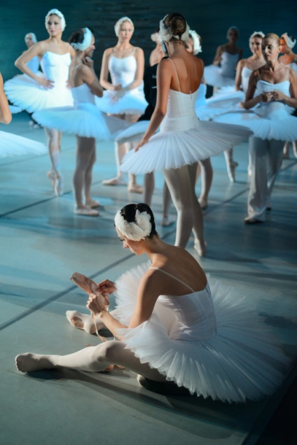 Există un astfel de fotograf balet profesie, balerina - e dressing (profesie) Există o astfel de profesie fotograf balet, balerina - e dressing