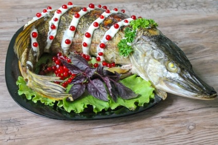 știucă umplută - Sărbători decor de masă! (Carne de porc felie de grăsime) știucă umplută - Sărbători decor de masă!