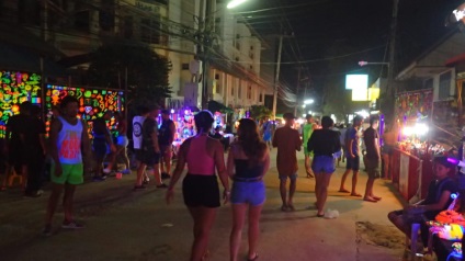 Lună plină petrecere (petrecerea Full Moon) pe Phangan - se Susanin - independent de călătorie cu copilul (partid) Lună plină petrecere (petrecerea Full Moon) pe Phangan - se Susanin - independent de călătorie cu copilul