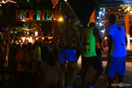 Lună plină petrecere - cea mai tare petrecere pe plajă din lume, cu propria putere (Koh Phangan) Luna party full - cea mai tare petrecere pe plajă din lume, cu propria putere