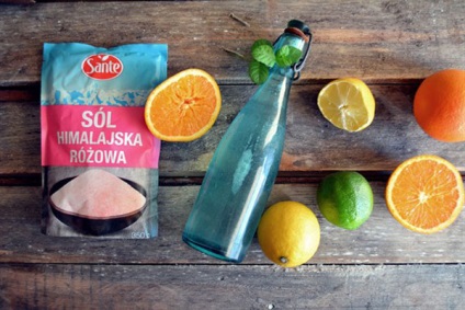 Izotonice cu mâinile (ai apei componente de zahăr) Izotonică cu mâinile lor