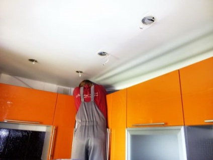 Cum să se pregătească plafonul sub plafonul suspendat în clădire, o clădire nouă (clădire nouă) Cum să se pregătească plafonul sub plafonul suspendat în clădire casa