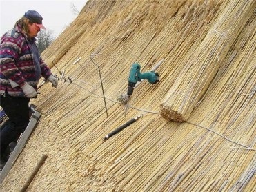Cum de a construi o casa de stuf și de a trăi în ea (în direct) Cum de a construi o casa de stuf și de a trăi în ea