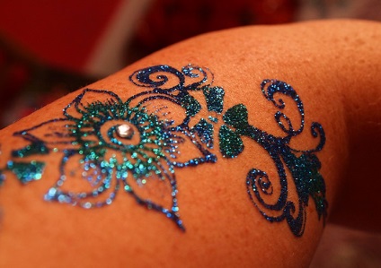 Cum sa faci un tatuaj temporar (tatuaj), la domiciliu, fără henna (fotografii video) (home) Cum sa faci un tatuaj temporar (tatuaj), la domiciliu, fara henna (fotografii, clipuri video)