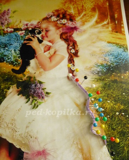 Pictura în tehnica quilling (înger cu mâinile) Pictura în tehnica quilling