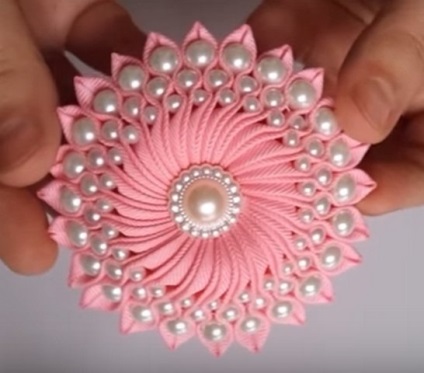 floare frumoasă a benzilor cu margele (flori de panglica de satin cu master-class margele rep) floare frumoasă a benzilor cu margele