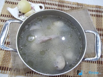 Supa de pui cu rețetă spaghete (supă de pui lumina) Supa de pui cu reteta spaghete
