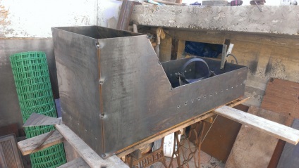 BBQ pe picioare cu elementele de forjare propriile lor mâini DIY (BBQ) BBQ pe picioare cu elementele de forjare propriile lor mâini, o faci singur
