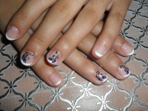 Manichiura „sacou floral“ - o fotografie și un exemplu de descriere (franceză) Manichiura „sacou floral“ - o fotografie și un exemplu de descriere