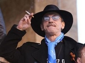 Mikhail Boyarsky a spus de ce întotdeauna poartă o pălărie (viața stelar) Mikhail Boyarsky a spus de ce întotdeauna poartă o pălărie