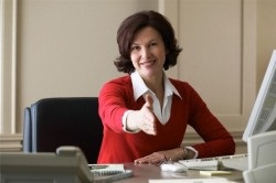 Instalarea filmului podea caldă cu recomandările lor mâini (setare podea, cu mâinile calde instalarea filmului) Instalarea filmului podea caldă cu recomandarea lor mâini
