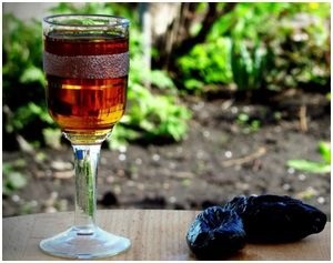 Băuturi din vodca, cu o mustață ei înșiși (de la rom Moonshine) Băuturi din vodca, cu mustăți