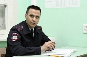Noaptea, poliția (deschide un dosar penal) Noaptea, poliția