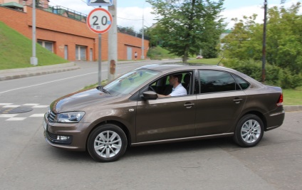 Noul sedan Volkswagen Polo pentru oameni