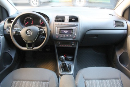 Noul sedan Volkswagen Polo pentru oameni (sedan) Noul sedan Volkswagen Polo pentru oameni