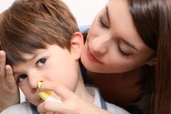 Peroxidul de hidrogen în sinusul (primul pe podea) peroxid de hidrogen la un genyantritis