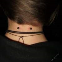 Piercing pe fotografie gât (fotografii) Piercing pe gât Photo