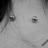 Piercing pe fotografie gât (fotografii) Piercing pe gât Photo