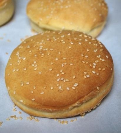 Reteta Hamburger coc pufos si moale (BUN) Reteta Bun Hamburger pufos si moale