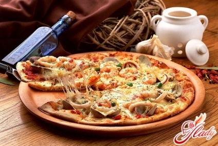 Pizza cu ciuperci (linguri de ulei de măsline) Pizza cu ciuperci