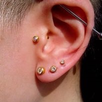 Planar piercing clavicula, abdomen si fata (clavicula) Planar piercing clavicula, abdomen si fata