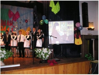 Felicitări pentru clasa profesor de absolvire de gradul 11 studenți (Salutări) Felicitări pentru clasa profesor de absolvire de gradul 11 elevi