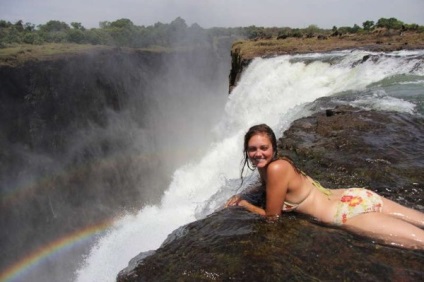 Călătorește în Victoria Falls (înălțime Victoria Falls) Călătorește în Victoria Falls