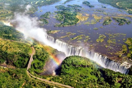 Călătorește în Victoria Falls