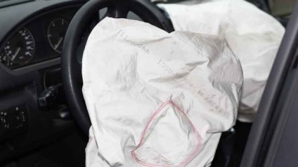 Repararea torpilă după activarea airbag-uri (după) Reparatii torpilă după activarea airbag-uri