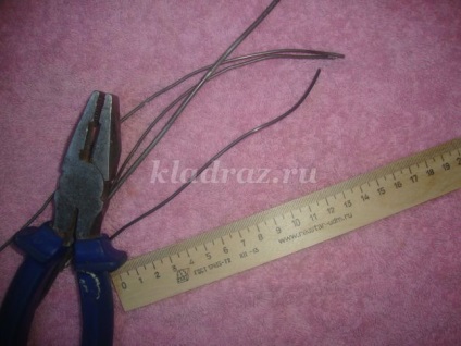 Rose din metal cu mâinile lor (V.) Metal a crescut cu mâinile