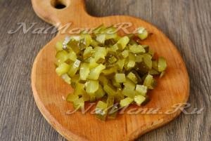 Salata de inimi cu castravete murat, ou și mazăre rețetă (sos) Salata de inimi cu reteta murat castravete, ou și mazăre