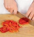 Salata cu pui și mozzarella, cu un pas cu pas fotografii rețetă (reteta) Salata cu carne de pui și mozzarella, cu un pas cu pas reteta fotografii