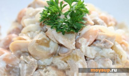 salata de pui, fasole și ciuperci franceză (fasole) Salata cu pui, fasole verde și ciuperci