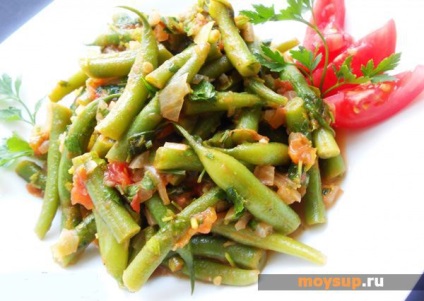 Salata de pui, fasole și ciuperci franceză (pui) Salata cu pui, fasole verde și ciuperci