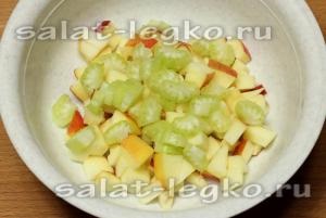 Salata „Waldorf“ cu reteta de pui (pui) Salata „Waldorf“, cu reteta de pui