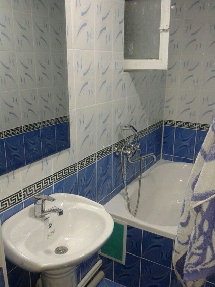 baie albastru alb și albastru, albastru și galben (foto reale), baie de design, design interior, reparații (galben) baie albastru alb și albastru, albastru și galben (foto reale), baie de design, design interior, renovare