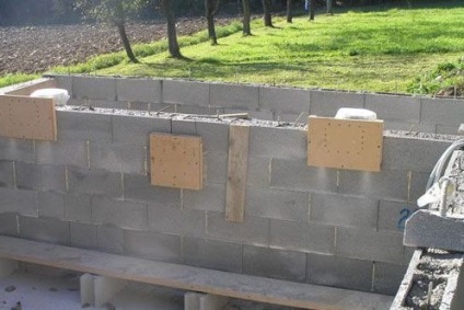 bazin de beton Skimmer este situat într-o piscină skimmer